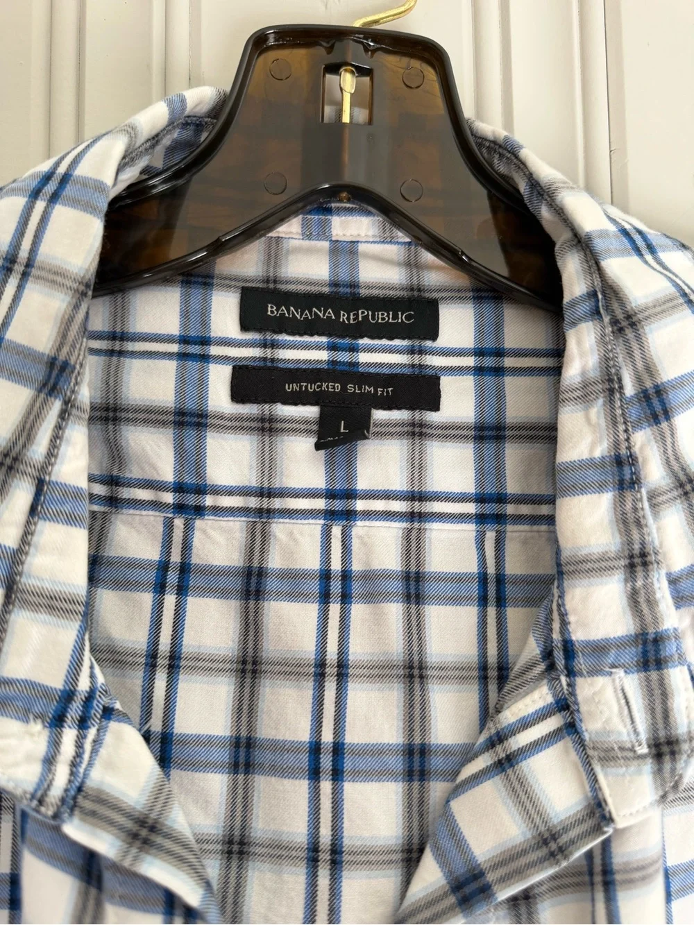 Banana Republic White and Blue Plaid Casual Button-Down Shirt: Untucked Slim Fit